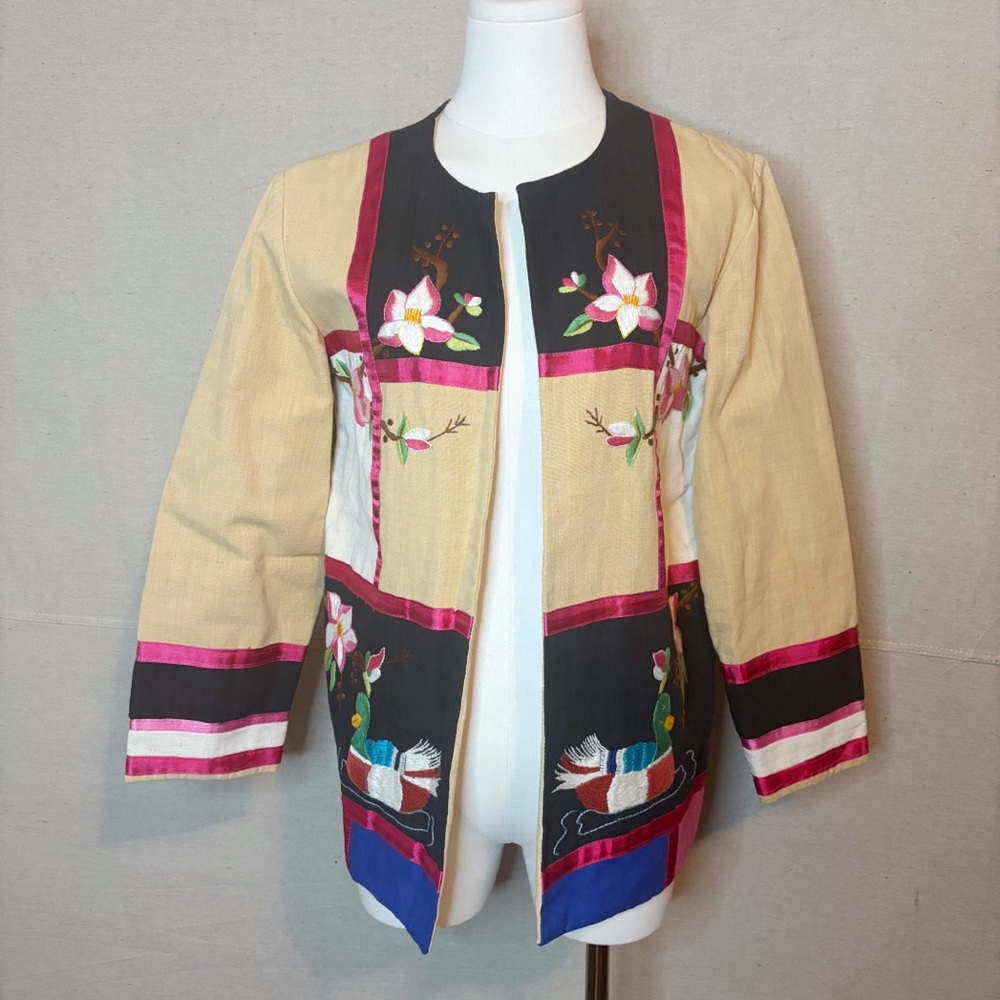 Vintage embroidered duck jacket size small